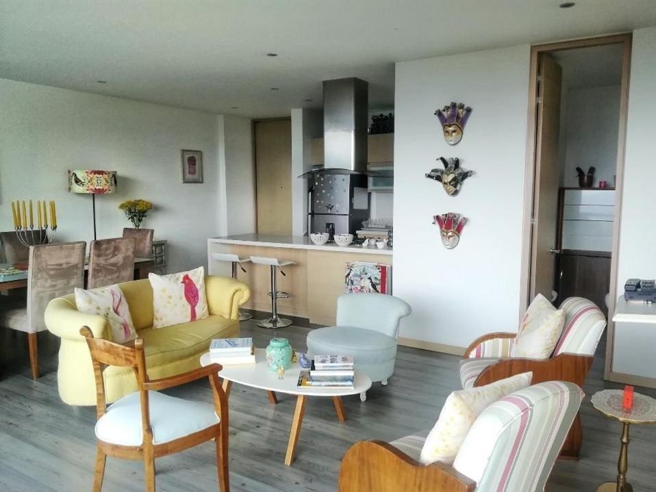 Apartaestudio En Edificio Aniz * Medellín